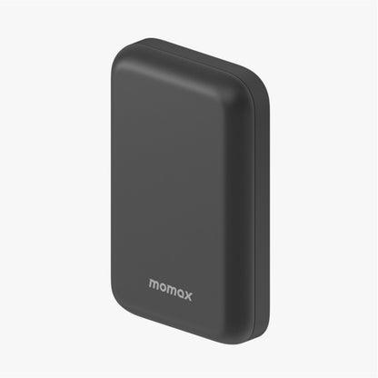Momax Q.Mag Power 磁吸電源 吸附 iPhone 示意