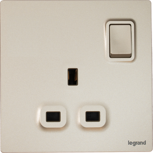 Legrand Mallia Senses 13A 單蘇有掣 香檳金