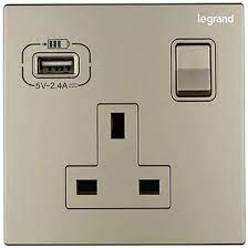 Legrand Galion逸景 單位13A蘇面 帶開關 連一個A型USB充電器